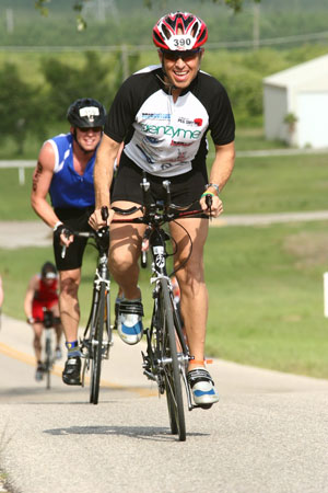 Dialysis Patient Aims to Qualify for Ironman World Championship